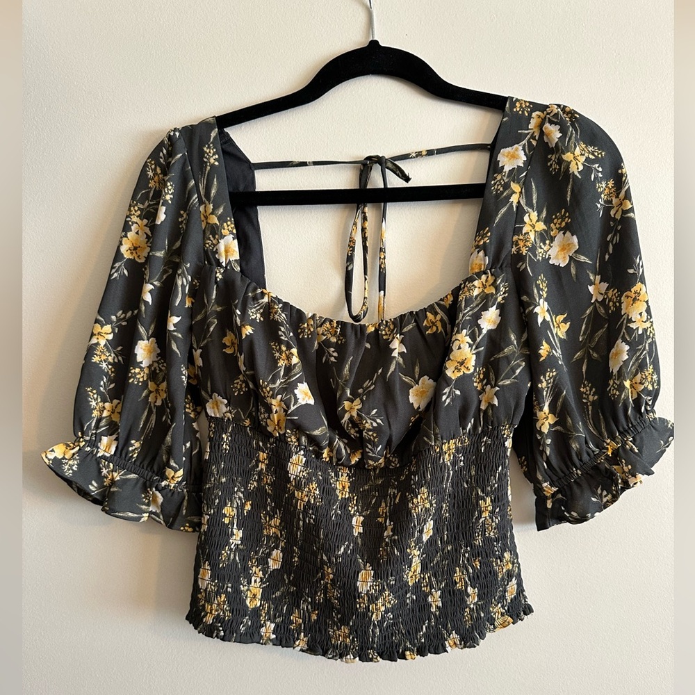 EUC Abercrombie & Fitch Smocked Top